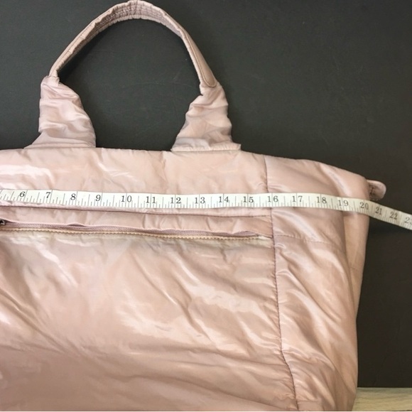 The Caraa Cumulus Cloud Large Tote Bag Light Pink - Picture 9 of 16